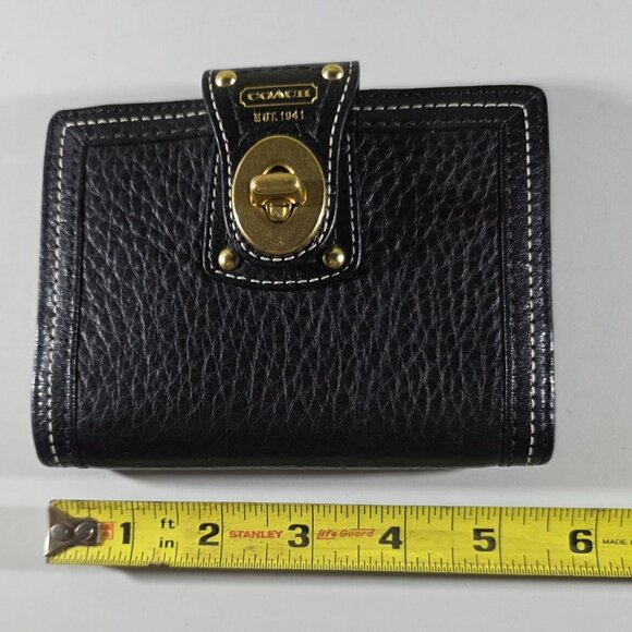 Coach Address Book Wallet card holder black pebbled leather Turnlock Closure - Picture 7 of 7
